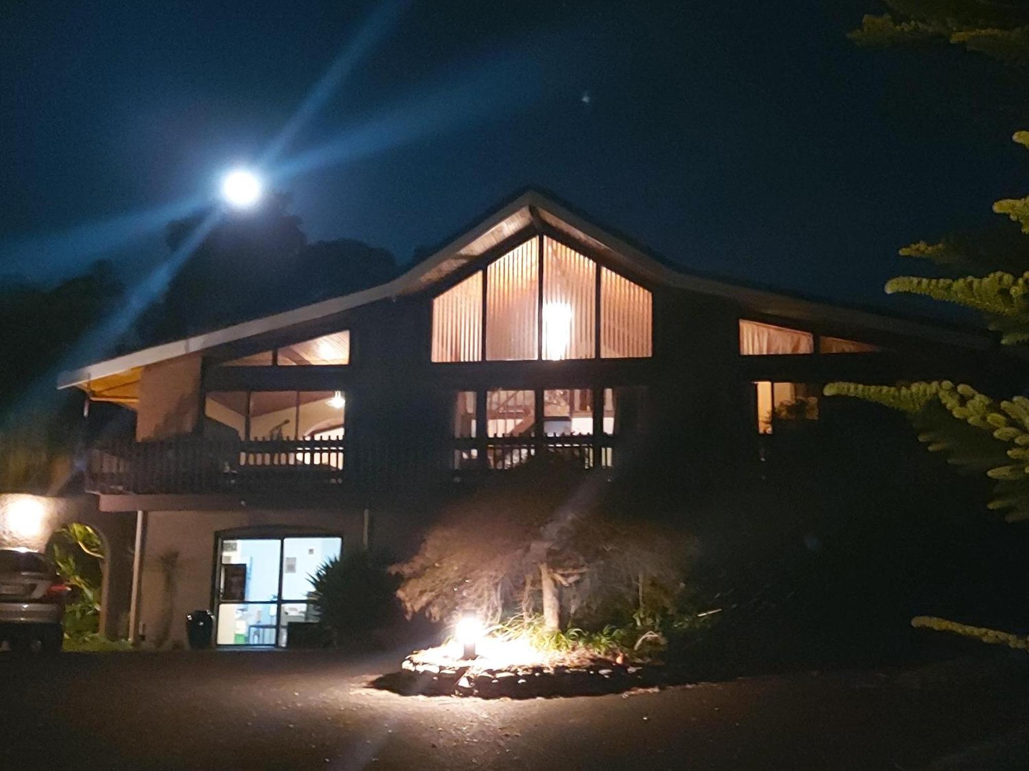 Haley'S Cabin Tauranga Exterior photo